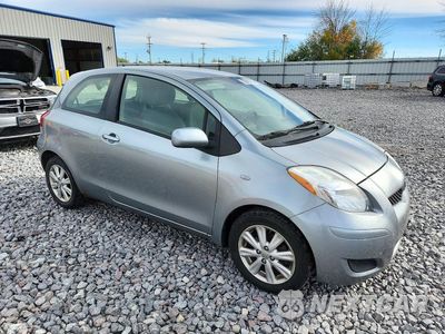 Czwarte zdjęcie samochodu z boku: 2011 TOYOTA YARIS BASE VIN:JTDJT4K33B5341179 - miniatura