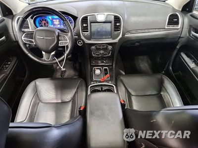 Zdjęcie 8 z 13 samochodu: 2018 CHRYSLER 300 LIMITED VIN:2C3CCAKG8JH127553 - miniatura