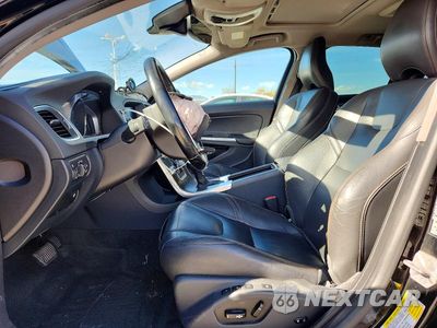 Zdjęcie 7 z 12 samochodu: 2016 VOLVO V60 CROSS COUNTRY PREMIER VIN:YV4612HKXG1003059 - miniatura