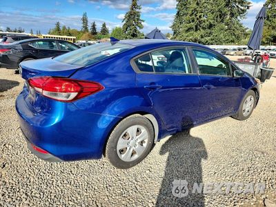 Trzecie zdjęcie samochodu z tyłu: 2017 KIA FORTE LX VIN:3KPFK4A79HE156550 - miniatura
