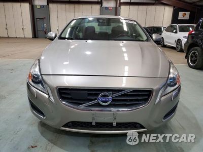 Piąte zdjęcie samochodu w środku: 2013 VOLVO S60 T5 VIN:YV1612FH2D2177413 - miniatura