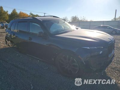 Czwarte zdjęcie samochodu z boku: 2025 BMW X7 XDRIVE40I VIN:5UX23EM05S9X29602 - miniatura