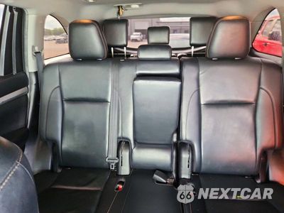 Zdjęcie 10 z 13 samochodu: 2019 TOYOTA HIGHLANDER XLE VIN:5TDKZRFH8KS333661 - miniatura