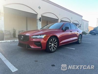 Drugie zdjęcie samochodu z przodu: 2022 VOLVO S60 B5 MOMENTUM VIN:7JRL12TZ1NG154474 - miniatura