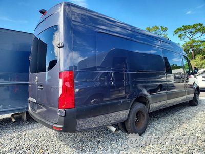 Trzecie zdjęcie samochodu z tyłu: 2020 MERCEDES-BENZ SPRINTER 4500 DELIVERY VAN VIN:W1W9ED3Y8LT034650 - miniatura