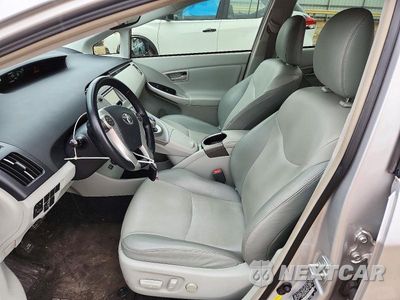Zdjęcie 7 z 14 samochodu: 2014 TOYOTA PRIUS FOUR VIN:JTDKN3DU9E1738499 - miniatura