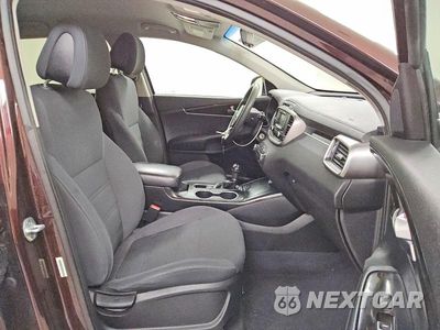 Zdjęcie 14 z 14 samochodu: 2016 KIA SORENTO LX V6 VIN:5XYPG4A53GG011140 - miniatura