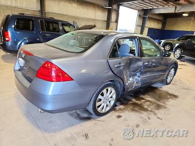 Trzecie zdjęcie samochodu z tyłu: 2007 HONDA ACCORD SE VIN:1HGCM66477A054593 - miniatura