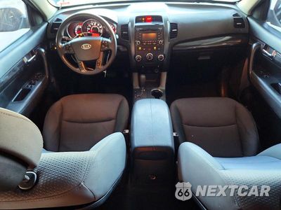 Zdjęcie 8 z 12 samochodu: 2012 KIA SORENTO LX VIN:5XYKT4A26CG199464 - miniatura