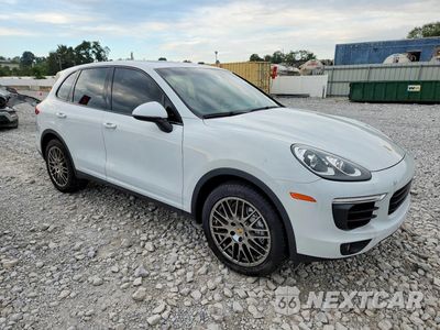 Czwarte zdjęcie samochodu z boku: 2016 PORSCHE CAYENNE S VIN:WP1AB2A25GLA94409 - miniatura