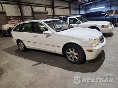 Czwarte zdjęcie samochodu z boku: 2004 MERCEDES-BENZ C 240 SPORTWAGON VIN:WDBRH61J24F464788 - miniatura