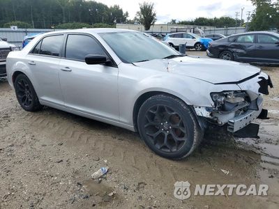 Czwarte zdjęcie samochodu z boku: 2019 CHRYSLER 300 TOURING VIN:2C3CCAAG9KH580986 - miniatura