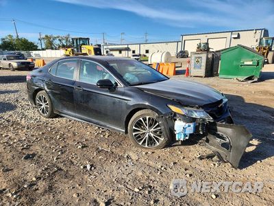 Czwarte zdjęcie samochodu z boku: 2020 TOYOTA CAMRY SE VIN:4T1G11AK7LU933498 - miniatura