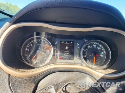Zdjęcie 9 z 13 samochodu: 2017 JEEP CHEROKEE VIN:1C4PJMCS5HW659961 - miniatura