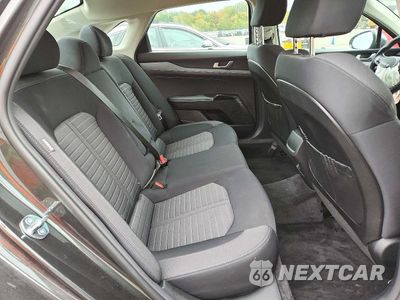 Zdjęcie 10 z 12 samochodu: 2026 KIA K5 LXS VIN:KNAG24J74T5472556 - miniatura