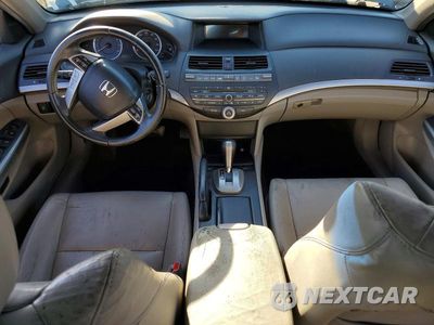 Zdjęcie 8 z 13 samochodu: 2010 HONDA ACCORD EXL VIN:1HGCP3F81AA028572 - miniatura