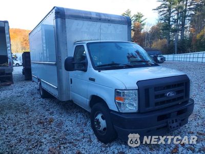 Czwarte zdjęcie samochodu z boku: 2021 FORD ECONOLINE - BOX TRUCK VIN:1FDWE3FN7MDC22030 - miniatura