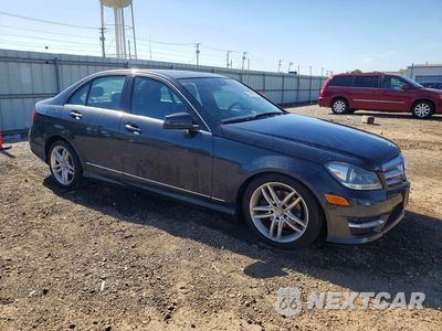 Czwarte zdjęcie samochodu z boku: 2012 MERCEDES-BENZ C 300 4MATIC VIN:WDDGF8BB1CR227343 - miniatura