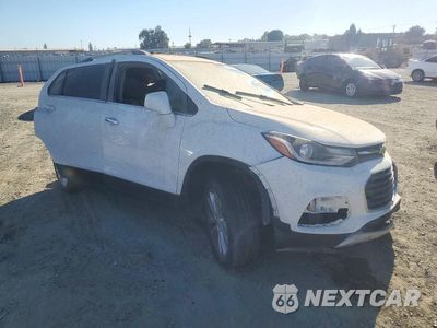 Czwarte zdjęcie samochodu z boku: 2020 CHEVROLET TRAX VIN:3GNCJ7EE3LL268479 - miniatura