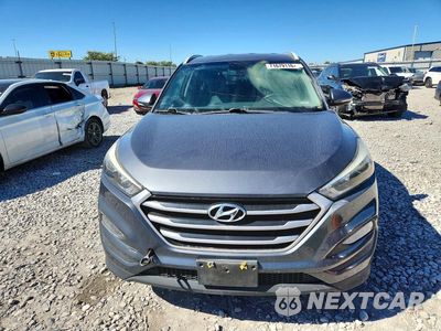 Piąte zdjęcie samochodu w środku: 2017 HYUNDAI TUCSON SE PLUS VIN:KM8J33A48HU413833 - miniatura