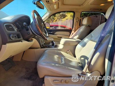 Zdjęcie 7 z 13 samochodu: 2009 GMC YUKON DENALI VIN:1GKFK03209R273941 - miniatura