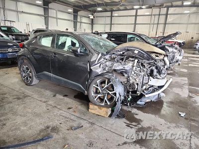 Czwarte zdjęcie samochodu z boku: 2018 TOYOTA C-HR XLE PREMIUM VIN:NMTKHMBX4JR017724 - miniatura