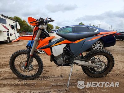 Trzecie zdjęcie samochodu z tyłu: 2021 KTM 500 XCF-W DIRT BIKE VIN:VBKEXM40XMM433695 - miniatura