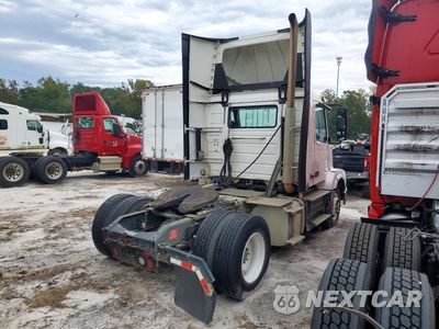 Trzecie zdjęcie samochodu z tyłu: 2017 VOLVO VNL SEMI TRUCK VIN:4V4N39TG3HN987979 - miniatura
