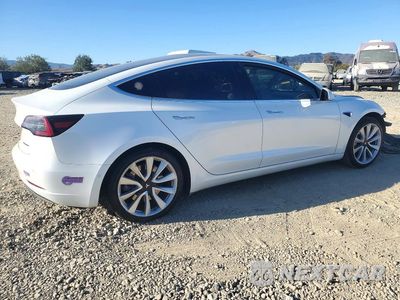Trzecie zdjęcie samochodu z tyłu: 2018 TESLA MODEL 3 VIN:5YJ3E1EB0JF146626 - miniatura