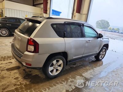 Trzecie zdjęcie samochodu z tyłu: 2016 JEEP COMPASS SPORT VIN:1C4NJDBBXGD626716 - miniatura