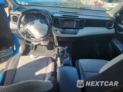 Zdjęcie 8 z 13 samochodu: 2018 TOYOTA RAV4 XLE VIN:JTMWFREV8JD115361 - miniatura