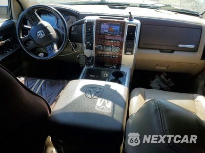Zdjęcie 8 z 13 samochodu: 2012 DODGE RAM 3500 LARAMIE VIN:3C63DRJL0CG342392 - miniatura