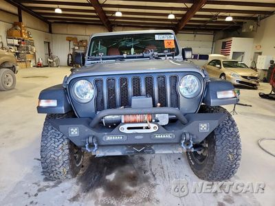 Piąte zdjęcie samochodu w środku: 2018 JEEP WRANGLER UNLIMITED SPORT VIN:1C4HJXDG8JW128906 - miniatura