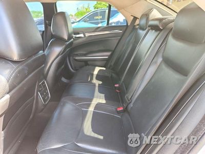 Zdjęcie 10 z 12 samochodu: 2016 CHRYSLER 300C VIN:2C3CCAEG6GH147594 - miniatura