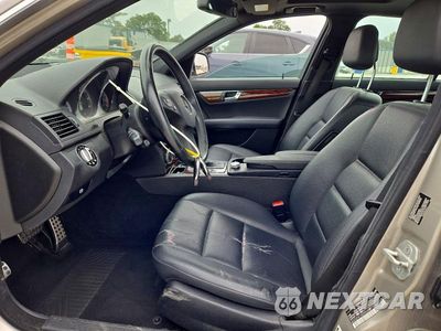 Zdjęcie 7 z 13 samochodu: 2009 MERCEDES-BENZ C 300 4MATIC VIN:WDDGF81XX9R082972 - miniatura