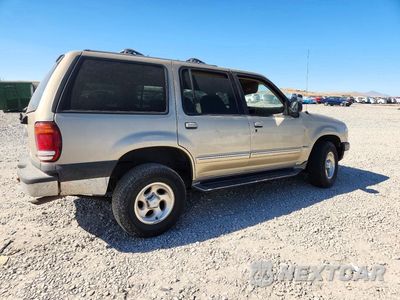 Trzecie zdjęcie samochodu z tyłu: 2000 FORD EXPLORER XLT VIN:1FMZU73E1YZC08550 - miniatura