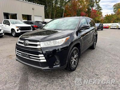 2019 TOYOTA HIGHLANDER LE 5TDBZRFH1KS964588 - główne zdjęcie licytacji z USA - miniatura