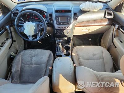 Zdjęcie 8 z 13 samochodu: 2015 KIA SORENTO LX VIN:5XYKT4A6XFG552750 - miniatura