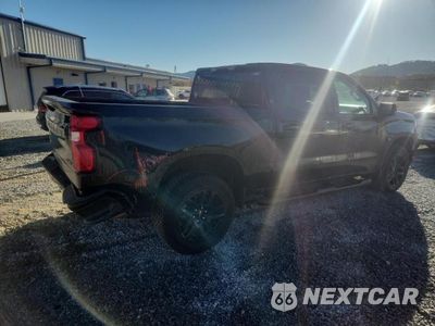 Trzecie zdjęcie samochodu z tyłu: 2023 CHEVROLET SILVERADO K1500 RST VIN:2GCUDEED5P1109034 - miniatura