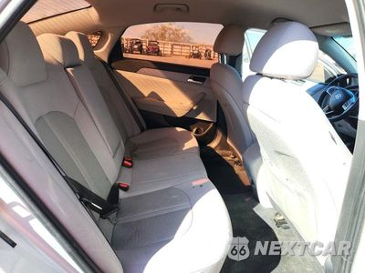 Zdjęcie 10 z 12 samochodu: 2019 HYUNDAI SONATA SE VIN:5NPE24AF3KH815681 - miniatura