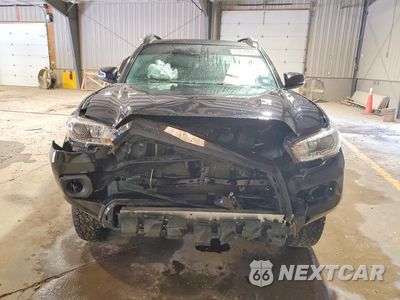 Piąte zdjęcie samochodu w środku: 2020 TOYOTA TACOMA TRD OFF-ROAD VIN:3TMCZ5AN2LM288549 - miniatura