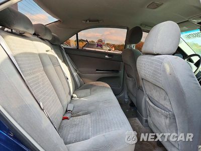 Zdjęcie 10 z 13 samochodu: 2005 TOYOTA CAMRY LE VIN:4T1BE32K35U059596 - miniatura