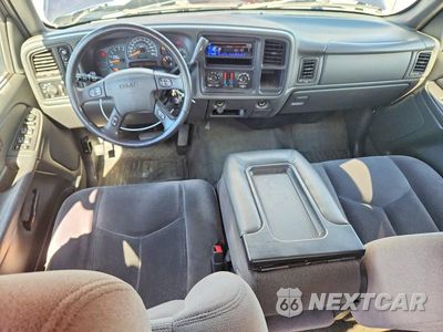Zdjęcie 8 z 12 samochodu: 2005 GMC NEW SIERRA K1500 VIN:2GTEK13T251119885 - miniatura