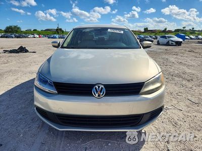 Piąte zdjęcie samochodu w środku: 2011 VOLKSWAGEN JETTA SE VIN:3VWDX7AJ1BM396787 - miniatura