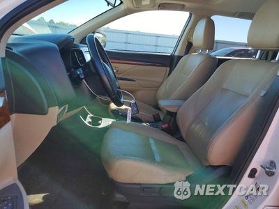 Zdjęcie 7 z 13 samochodu: 2014 MITSUBISHI OUTLANDER SE VIN:JA4AZ3A36EZ006645 - miniatura