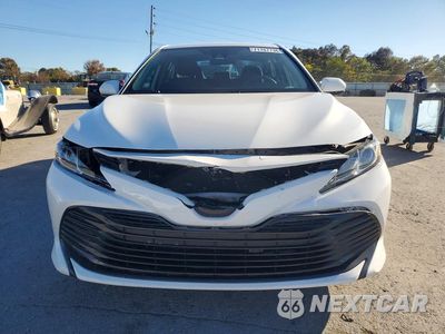 Piąte zdjęcie samochodu w środku: 2020 TOYOTA CAMRY LE VIN:4T1C11AK4LU966764 - miniatura