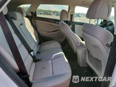 Zdjęcie 10 z 12 samochodu: 2018 HYUNDAI TUCSON SEL VIN:KM8J33A4XJU655495 - miniatura