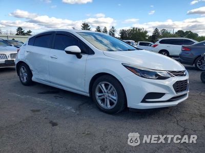 Czwarte zdjęcie samochodu z boku: 2017 CHEVROLET CRUZE LT VIN:3G1BE6SM9HS573344 - miniatura