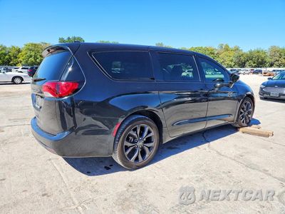 Trzecie zdjęcie samochodu z tyłu: 2019 CHRYSLER PACIFICA TOURING PLUS VIN:2C4RC1FGXKR633400 - miniatura