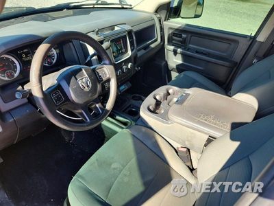 Zdjęcie 8 z 12 samochodu: 2015 RAM 2500 ST VIN:3C6UR5HJ1FG527512 - miniatura